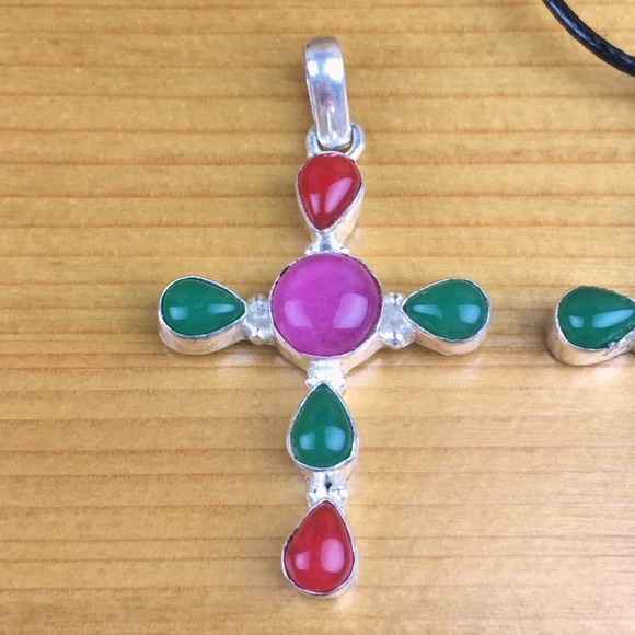 New Pair of Mixed Onyx Stone Handmade Silver Overlay Cross Pendants - Picture 6 of 8